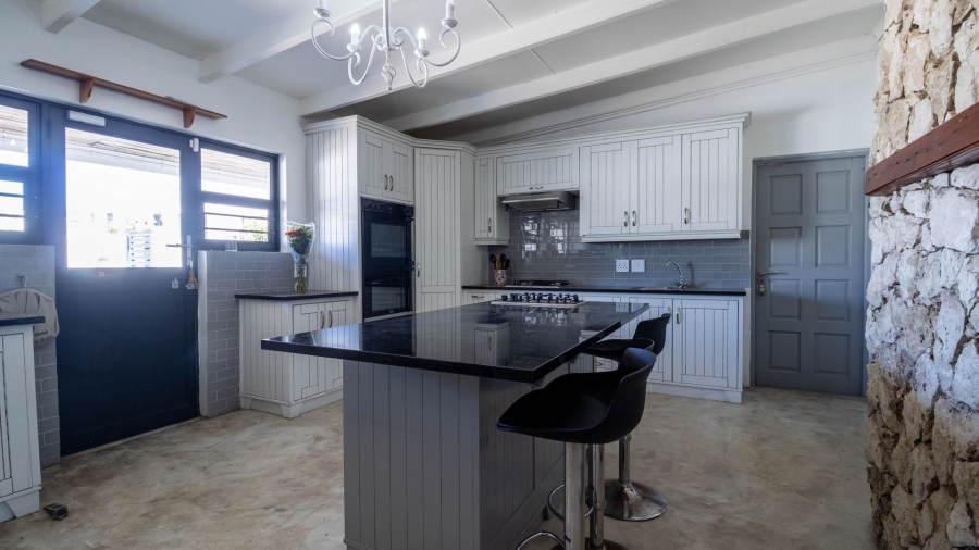 6 Bedroom Property for Sale in Jacobsbaai Western Cape